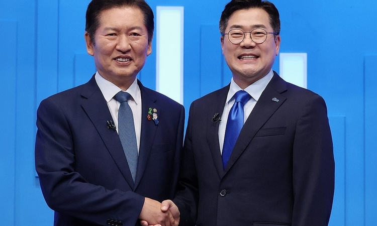 정청래 62.77 vs 박찬대 37.23…민주당 대표 충청권 순회 경선