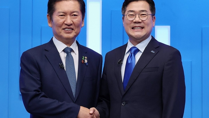 정청래 62.77 vs 박찬대 37.23…민주당 대표 충청권 순회 경선