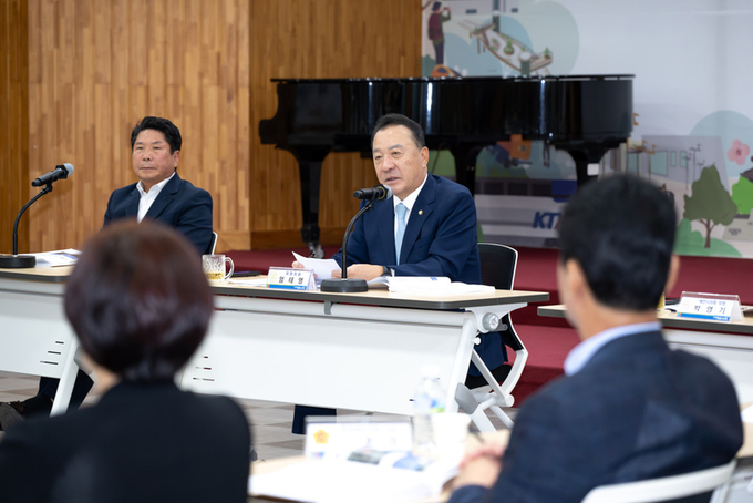 제천국제음악영화제, 정체성 붕괴·예산 위기 논란