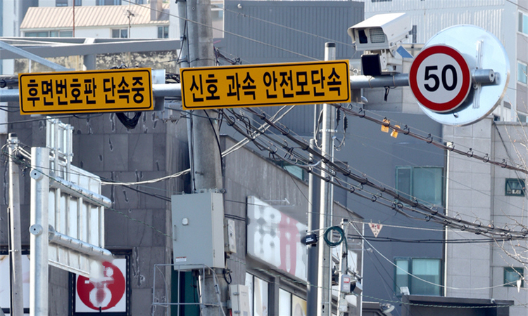 '뒤도 감시한다'…후면카메라 설치에 단속·사고 변화 뚜렷