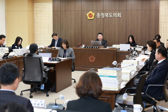 김영환 지사 역점 사업, 충북도의회 예결위서 일부 '부활'