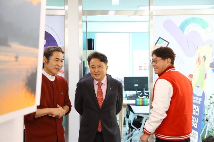 김영환 지사 충주 방문 "도립 대표도서관 충주 건립 적극 지원"