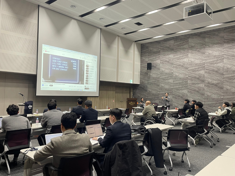 충북과학기술혁신원, '충북 AI·디지털 산업 성과전시회' 성료 - 뉴스 썸네일 이미지